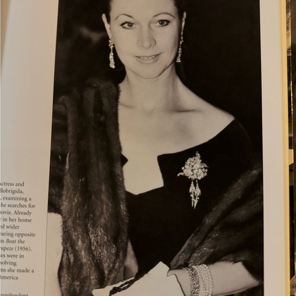 BEAUTIFUL BOOK OF BEAUTIFUL PEOPLE - Picture 3 of 8